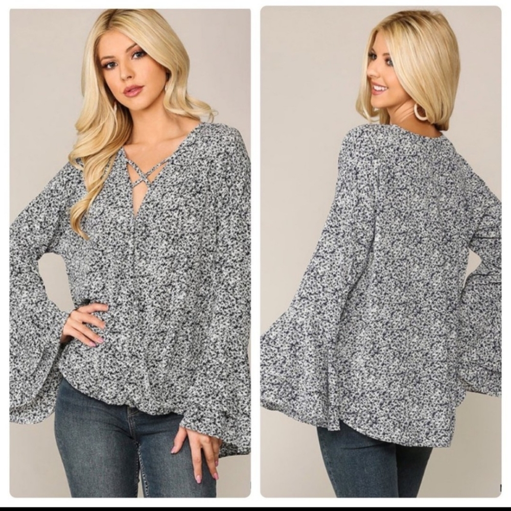 **SOLD** NAVY BELL SLEEVE TOP - Picture 1 of 7